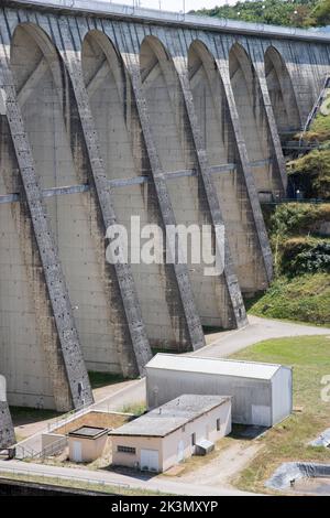 Barrage du lac de Pannecière, Parc Natural Régional du Morvan (Parco Naturale Regionale del Morvan), Nièvre, Borgogna, Francia Foto Stock