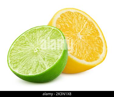 agrumi, limone e lime, isolati su sfondo bianco, percorso di ritaglio Foto Stock