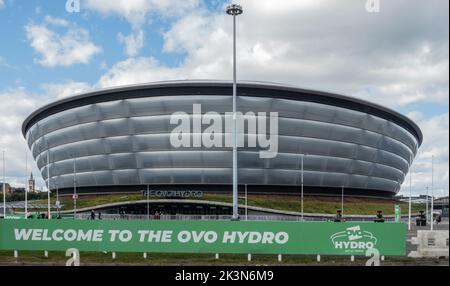 Esterno e uno degli ingressi all'Ovo Hydro, un'arena polivalente al coperto, la più grande della Scozia, nello Scottish Events Campus di Glasgow. Foto Stock
