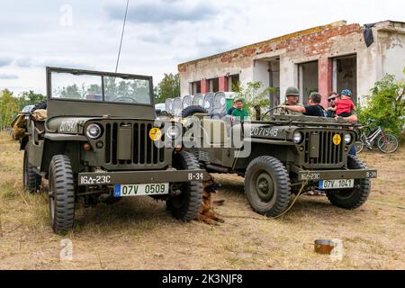 Giornata militare Hodonin - Panov. Attrezzatura militare storica e contemporanea, Jeep Willis Foto Stock