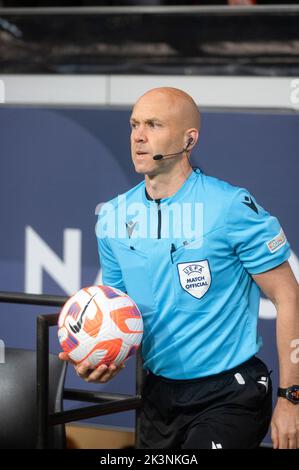 Arbitro Anthony Taylor (GBR) durante la partita della UEFA Nations League tra Paesi Bassi e Belgio nella Johan Cruijff Arena il 25 settembre 2022 ad Amsterdam, Paesi Bassi Credit: SCS/Richard Wareham/AFLO/Alamy Live News Foto Stock