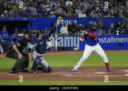 Toronto, Canada. 25th Set, 2022. New York Yankees il lanciatore É lancia un pitch nel primo inning contro i Toronto Blue Jays al Rogers Centre di Toronto, Canada, lunedì 27 settembre 2022. Aaron Judge è una manche a casa lontano dal legare il record della lega americana e del randello di Yankees con 61 manches a casa regolato da Roger Maris. Foto di Andrew Lahodynskij/UPI Credit: UPI/Alamy Live News Foto Stock