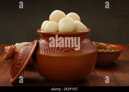 Kolkata, India, Asia, indiano dolce Rasgulla anche conosciuto come Rosogolla; Roshogolla; Rasagola; Ras Gulla, Dessert popolare in India. Foto Stock