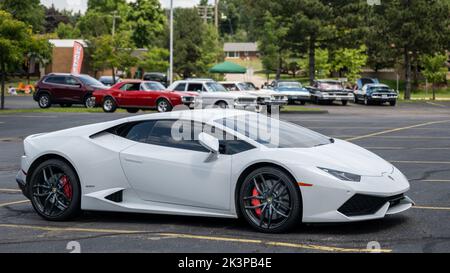 BLOOMFIELD HILLS, MI/USA - 13 AGOSTO 2020: Un'auto Lamborghini Huracan LP 610 sulla rotta Woodward Dream Cruise. Foto Stock