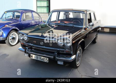 1970 Seat 1500 al classico appuntamento in auto a Torremolinos, provincia di Malaga, Spagna. Foto Stock