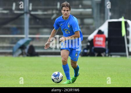 Castel di Sangro, Italia , 26th settembre 2022 nella foto da sinistra a destra, Nicolo Fagioli d'Italia Durante la partita di calcio amichevole U21 Italia contro Giappone credito: Massimo Insabato/Alamy Live News Foto Stock