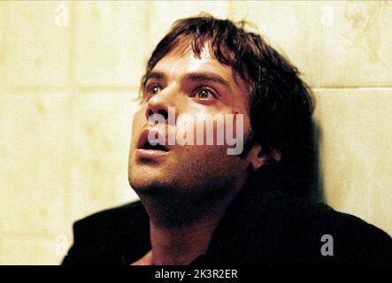 Barry Watson Film: Bogeyman (USA/NZ/DE 2005) personaggi: Tim Director: Stephen T. Kay 04 Febbraio 2005 **ATTENZIONE** questa foto è solo per uso editoriale ed è il copyright di COLUMBIA TRISTAR e/o del fotografo assegnato dalla Film or Production Company e può essere riprodotto solo da pubblicazioni in concomitanza con la promozione del suddetto Film. È richiesto un credito obbligatorio per COLUMBIA TRISTAR. Il fotografo deve essere accreditato anche quando è noto. Nessun uso commerciale può essere concesso senza l'autorizzazione scritta della Film Company. Foto Stock