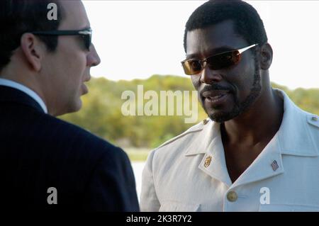 Nicolas Cage & Eamonn Walker Film: Lord of War (USA/FR/DE 2005) personaggi: Yuri Orlov & Andre Baptiste Direttore: Andrew Niccol 16 settembre 2005 **AVVERTENZA** questa fotografia è solo per uso editoriale ed è copyright delle IMMAGINI SONY e/o del fotografo assegnato dalla Film o Production Company e può essere riprodotta solo da pubblicazioni in concomitanza con la promozione del film di cui sopra. È richiesto un credito obbligatorio per LE FOTO SONY. Il fotografo deve essere accreditato anche quando è noto. Nessun uso commerciale può essere concesso senza autorizzazione scritta da parte della Film Company. Foto Stock