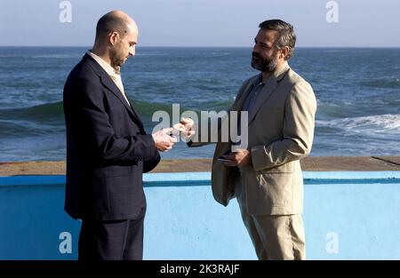 Mark strong & George Clooney Film: Syriana (2005) personaggi: Mussawi & Bob Barnes regista: Stephen Gaghan 29 luglio 2005 **AVVERTENZA** questa fotografia è solo per uso editoriale ed è copyright di WARNER BROS e/o del fotografo assegnato dalla Film o dalla Production Company e può essere riprodotta solo da pubblicazioni in concomitanza con la promozione del film di cui sopra. È richiesto un credito obbligatorio a WARNER BROS. Il fotografo deve essere accreditato anche quando è noto. Nessun uso commerciale può essere concesso senza autorizzazione scritta da parte della Film Company. Foto Stock