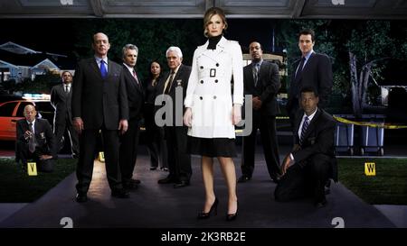 Michael Paul Chan, Raymond Cruz, J.K. Simmons, Anthony John Denison, Gina Ravera, G.W. Bailey, Kyra Sedgwick, Robert Gossett, Jon Tenney & Corey Reynolds Televisione: The Closer (2005) personaggi: Il tenente Mike Tao, il detective Julio Sanchez, il capo supremo Will Papa, il tenente Andy Flynn, il detective Irene Daniels, il detective Lt. Provenza, il vice capo Brenda Leigh Johnson, il comandante Howard Johnson Sgt. Robin 13 giugno 2005 **AVVERTIMENTO** questa fotografia è solo per uso editoriale ed è copyright di WARNER BROS TV e/o del fotografo assegnato da Th Foto Stock
