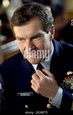 Dennis Quaid Film: Yours, Mine & Ours; Yours, Mine and Ours (USA 2005) personaggi: Frank Beardsley regista: Raja Gosnell 23 novembre 2005 **AVVERTENZA** questa fotografia è solo per uso editoriale ed è copyright di IMMAGINI DI PRIMARIA IMPORTANZA e/o del fotografo assegnato dalla Film o dalla Società di produzione e può essere riprodotta solo da pubblicazioni in concomitanza con la promozione del film di cui sopra. È richiesto un credito obbligatorio per LE FOTO DI PARAMOUNT. Il fotografo deve essere accreditato anche quando è noto. Nessun uso commerciale può essere concesso senza autorizzazione scritta da parte della Film Company. Foto Stock