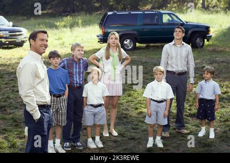 Dennis Quaid, Tyler Patrick Jones, Dean Collins, Brecken Palmer, Katija Pevec, Bridger Palmer, Sean Faris & Ty Panitz Film: Yours, Mine & Ours; Yours, Mine and Ours (USA 2005) personaggi: Frank Beardsley,Michael Beardsley,Harry Beardsley,Ely Beardsley,Christina Beardsley,Otter Beardsley,William Beardsley & Ethan Beardsley regista: Raja Gosnell 23 novembre 2005 **AVVERTENZA** questa fotografia è solo per uso editoriale ed è copyright delle IMMAGINI DI PRIMARIA IMPORTANZA e/o del fotografo assegnato dalla Film o dalla Società di produzione e può essere riprodotta solo da pubblicazioni in congiunzione con il pr Foto Stock