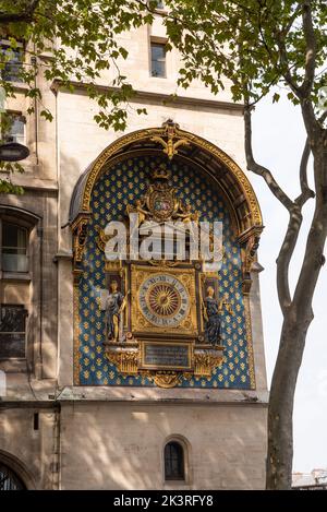 Parigi, Francia. Agosto 2022. Concierge e Tour d'Horloge Palais Justice a Parigi. Foto di alta qualità Foto Stock