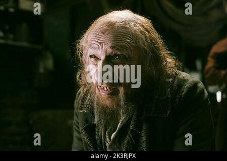 Ben Kingsley Film: Oliver Twist (UK/FR/IT/CZ 2005) personaggi: Fagin / Literaturverfilmung (basato sul libro di Charles Dickens) regista: Roman Polanski 11 Settembre 2005 **ATTENZIONE** questa fotografia è solo per uso editoriale ed è copyright di R.P. LE PRODUZIONI e/o il fotografo assegnato dalla Film o dalla Production Company e possono essere riprodotti solo da pubblicazioni in concomitanza con la promozione del suddetto Film. Un credito obbligatorio a R.P. È richiesta LA PRODUZIONE. Il fotografo deve essere accreditato anche quando è noto. Nessun uso commerciale può essere concesso senza autorizzazione scritta fr Foto Stock