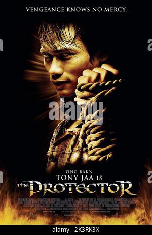 Tony JAA Poster Film: The Protector; Tom Yum Goong; Warrior King (THA/HK/USA 2005) regista: Prachya Pinkaew 11 agosto 2005 **AVVERTENZA** questa fotografia è solo per uso editoriale ed è copyright della SOCIETÀ WEINSTEIN e/o del fotografo assegnato dalla Società di Film o produzione e può essere riprodotta solo da pubblicazioni in concomitanza con la promozione del film di cui sopra. È richiesto un credito obbligatorio alla SOCIETÀ WEINSTEIN. Il fotografo deve essere accreditato anche quando è noto. Nessun uso commerciale può essere concesso senza autorizzazione scritta da parte della Film Company. Foto Stock