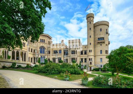 Il Palazzo Babelsberg la residenza estiva dell'imperatore tedesco Wilhelm I.at cielo blu Foto Stock