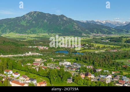 Sole serale su Immenstadt nel Allgäu Foto Stock