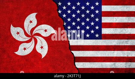 USA e Hong Kong si bandierano insieme su una parete testurizzata. Relazioni tra Hong Kong e gli Stati Uniti d'America Foto Stock