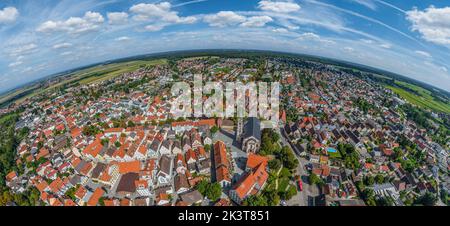 Veduta aerea della bellissima cittadina chiamata Weißenhorn in Baviera Foto Stock
