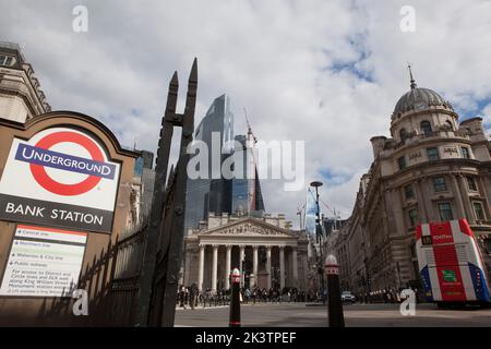 Londra, Regno Unito, 28 settembre 2022: Stazione della banca nel cuore del quartiere finanziario della City of London. Anna Watson/Alamy Live News Foto Stock