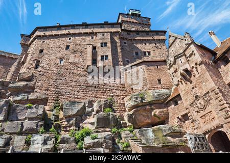 Vista del castello di Haute-Koenigsburg Alsazia Francia Foto Stock