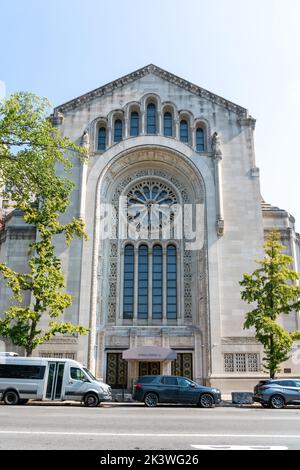 19.09.2022 1 e 65th St, New York, NY 10065, USA Temple Emanu-El Sinagoga sulla 5th Avenue vicino a Central Park Foto Stock