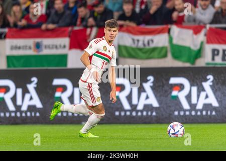 Milos Kerkez (Ungheria) durante la partita UEFA 'Nations League 2022-2023' tra Ungheria 0-2 Italia alla Puskas Arena il 26 settembre 2022 a Budapest, Ungheria. Credit: Maurizio Borsari/AFLO/Alamy Live News Foto Stock