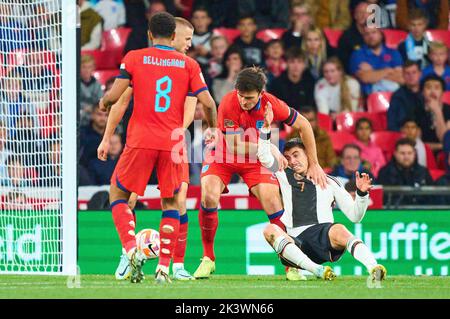 Kai Havertz, DFB 7 competere per la palla, affrontare, duello, header, zweikampf, Azione, lotta contro Harry MAGUIRE, Inghilterra 6 nella partita della UEFA Nations League 2022 INGHILTERRA - GERMANIA 3-3 nella stagione 2022/2023 il 26 settembre 2022 a Londra, Gran Bretagna. © Peter Schatz / Alamy Live News Foto Stock