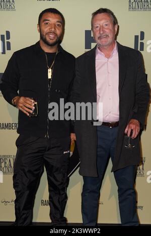 Troy Deeney (a sinistra) e Steven Knight che assistono alla notte di apertura dei rompicapo di Rambert: La Redenzione di Thomas Shelby, all'Ippodromo di Birmingham. Data immagine: Martedì 27 settembre 2022. Foto Stock