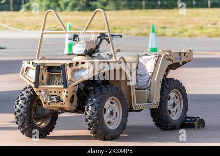 Polaris Sportsman MV850 US militare aereo trasportabile veicolo da combattimento in mostra al Royal International Air Tattoo, RAF Fairford, 2022. Foto Stock