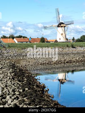 Molen Aeolus, mulino a vento olandese a Wemeldinge, Zeeland, Paesi Bassi. 25 settembre 2022. Foto Stock