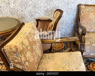 Frammenti di mobili vintage di lusso in stile romanov. Design retrò. Foto Stock