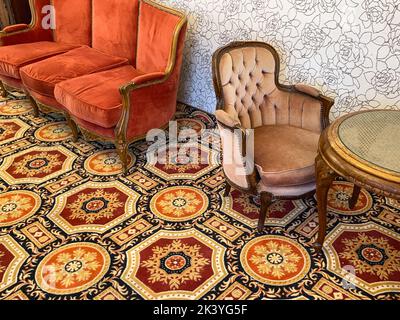 Frammenti di mobili vintage di lusso in stile romanov. Design retrò. Foto Stock