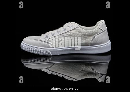 Sneakers White Summer Sneakers Breathable Children's School slip-on per ragazze tessuto Foto Stock