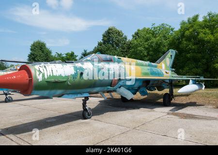 Vista laterale del camouflage Flogger Jet Fighter Foto Stock