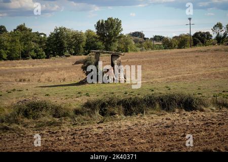 Antico dolmen preistorico. Anta da Melrisca vicino a Castelo de vide. Portogallo. Foto Stock