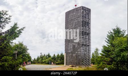 Velka Destna torre panoramica in cima alle montagne Orlicke, repubblica Ceca Foto Stock