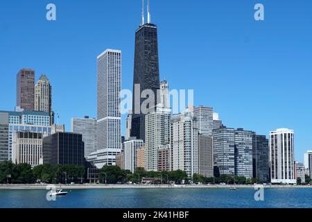 Skyline sul fronte lago di Chicago nel quartiere della Gold Coast Foto Stock