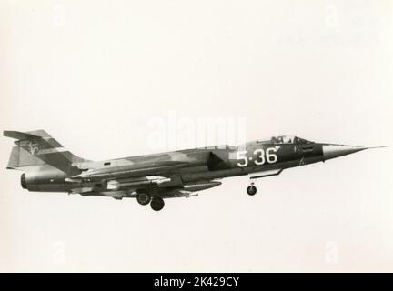 Aereo da combattimento supersonico monomotore americano Lockheed F-104 Starfighter dell'Aeronautica militare Italiana, 1960s Foto Stock