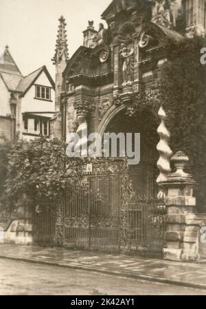 Vista di South Porch, University Church of St. Mary the Virgin, Oxford, Regno Unito 1930s Foto Stock