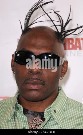 Hollywood, California, Stati Uniti. 26th Set, 2011. Conferenza stampa per ''Celebrity Fight Night'' allo Showroom 9021GO di Beverly Hills, CA 9/26/11 2011.COOLIO Credit: Scott Kirkland/ZUMA Wire/Alamy Live News Foto Stock