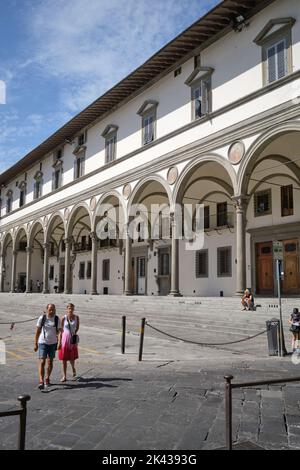 Loggia dei Servi in Piazza Santissima Annunziata Firenze Italia Foto Stock