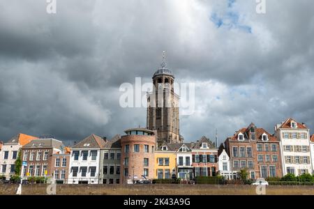 Vista a Deventer dal fiume IJssel in Olanda Foto Stock