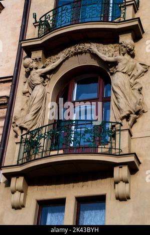 Edificio Art Nouveau Hlahol su Masarykovo Nábr nel quartiere di Praga città nuova o Nové Mesto, Repubblica Ceca. Foto Stock