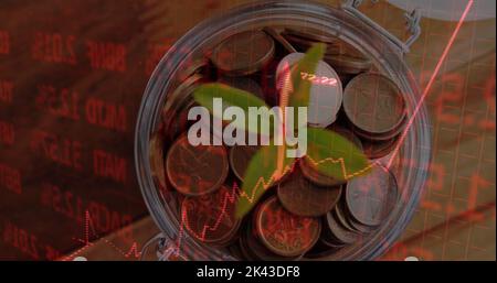 Immagine dell'elaborazione dei dati su vasetto di monete Foto Stock