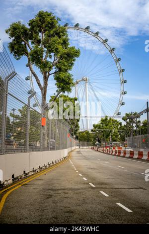 Preparativi in pista in vista del Gran Premio di Singapore F1 2022 a Marina Bay Foto Stock