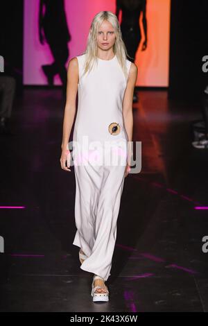 Parigi, Francia. 29/09/2022, pista CHLOÃ SS23 durante la settimana della moda di Parigi il 2022 settembre - Parigi, Francia. 29/09/2022 Foto Stock
