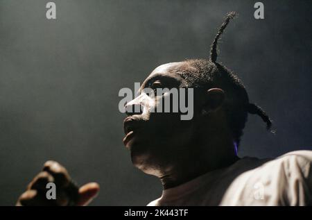 Il rapper Coolio, vincitore del Grammy Award, si esibisce lunedì 5 ottobre 2009 presso il club 527 Main di Murfreesboro, Rutherford County, Tennessee, USA. Nato Artis Leon Ivey Jr., Coolio è forse meglio conosciuto per i suoi successi di metà 1990s 'Gangstaa's Paradise' e 'Fantastic Voyage', vincendo il Grammy 1996 per il miglior Rap solo Performance e il MTV Video Music Award 1996 per 'Gangstaa's Paradise' e incoronato artista preferito Rap/Hip-Hop ai 1996 American Music Awards. (Apex MediaWire Foto di Billy Suratt) Foto Stock