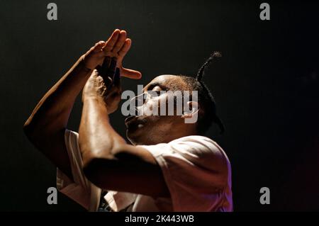 Il rapper Coolio, vincitore del Grammy Award, si esibisce lunedì 5 ottobre 2009 presso il club 527 Main di Murfreesboro, Rutherford County, Tennessee, USA. Nato Artis Leon Ivey Jr., Coolio è forse meglio conosciuto per i suoi successi di metà 1990s 'Gangstaa's Paradise' e 'Fantastic Voyage', vincendo il Grammy 1996 per il miglior Rap solo Performance e il MTV Video Music Award 1996 per 'Gangstaa's Paradise' e incoronato artista preferito Rap/Hip-Hop ai 1996 American Music Awards. (Apex MediaWire Foto di Billy Suratt) Foto Stock