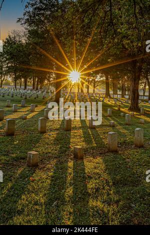 Cimitero di guerra civile come il sole sorge, il costo dietro la battaglia Foto Stock